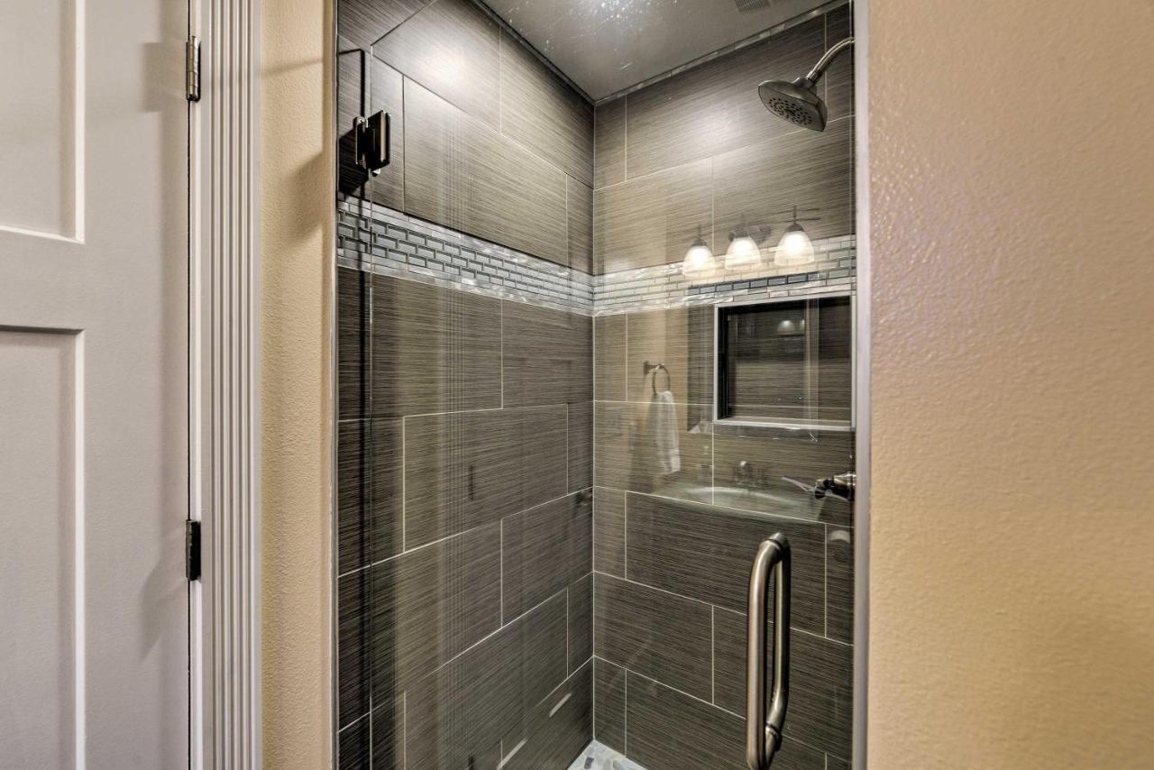 Central Medford Family Retreat With Large Yard! Экстерьер фото