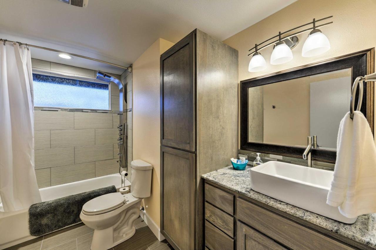 Central Medford Family Retreat With Large Yard! Экстерьер фото
